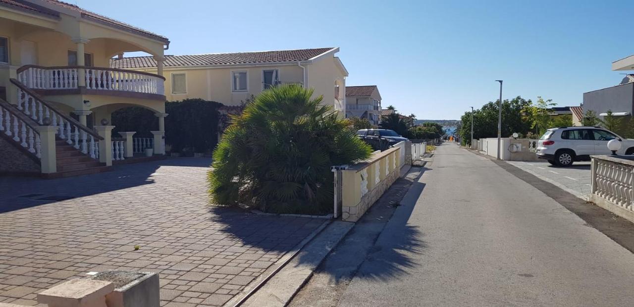 Apartments With A Parking Space Vir - 18407 Extérieur photo